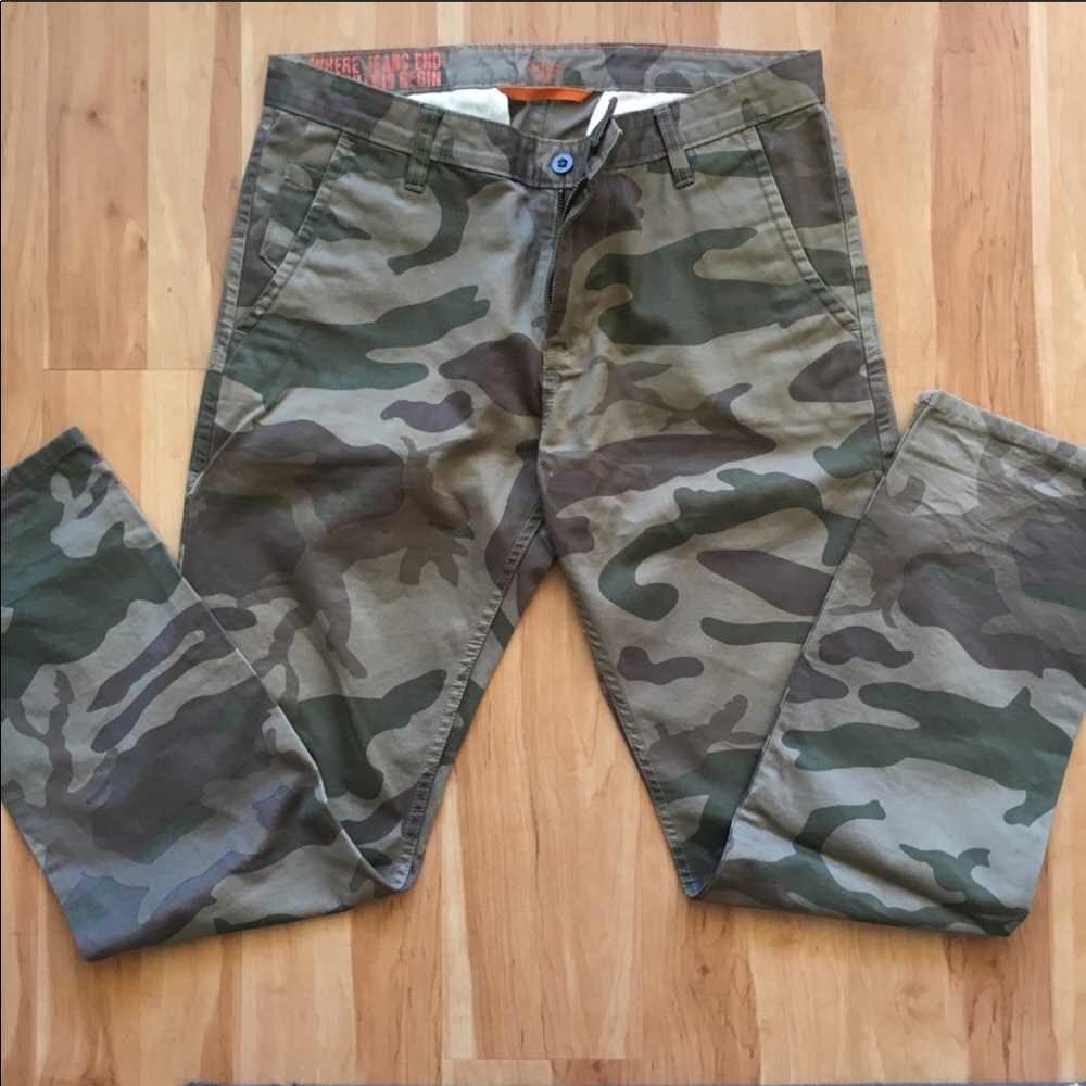 Dockers Alpha Slim Khaki Camo Pants